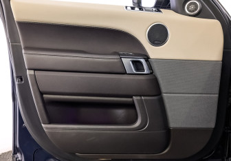 Подержанный автомобиль Land Rover Range Rover Sport 2021 года (19 фото)