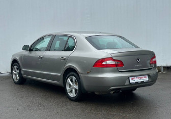 Подержанный автомобиль Skoda Superb Liftback 2010 года (7 фото)