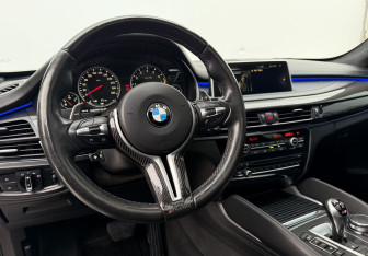 Подержанный автомобиль BMW X5 M 2015 года (16 фото)