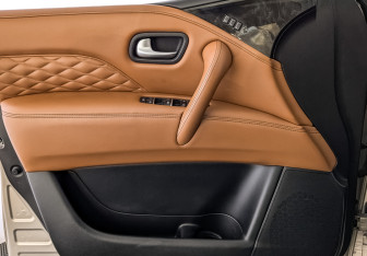 Подержанный автомобиль Infiniti QX80 2019 года (19 фото)