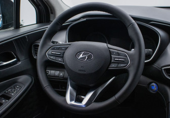 Подержанный автомобиль Hyundai Santa Fe 2021 года (15 фото)