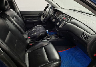 Подержанный автомобиль Mitsubishi Lancer Sedan 2006 года (9 фото)