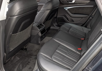 Подержанный автомобиль Audi A7 2018 года (12 фото)