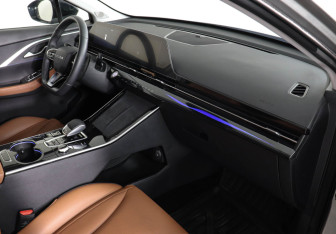 Подержанный автомобиль Omoda C5 2023 года (10 фото)