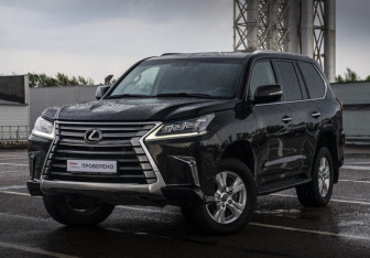 Подержанный автомобиль Lexus LX 2016 года (1 фото)