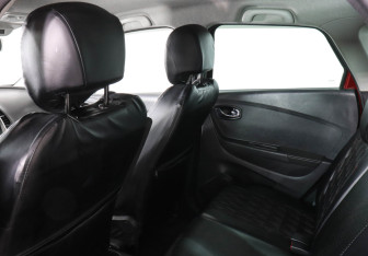 Подержанный автомобиль Renault Kaptur 2019 года (12 фото)