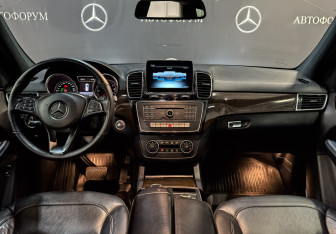 Подержанный автомобиль Mercedes-Benz GLE 2018 года (14 фото)