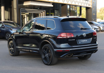 Подержанный автомобиль Volkswagen Touareg 2016 года (7 фото)