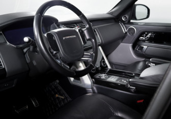 Подержанный автомобиль Land Rover Range Rover 2018 года (14 фото)