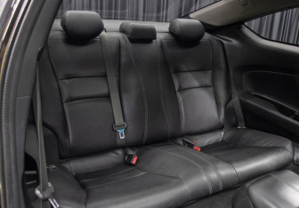 Подержанный автомобиль Honda Accord Coupe 2012 года (11 фото)