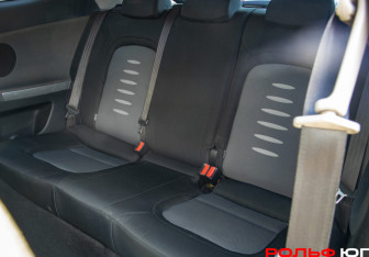 Подержанный автомобиль Kia Ceed Hatchback 2013 года (8 фото)