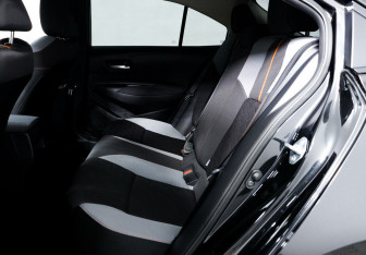 Подержанный автомобиль Toyota Corolla Sedan 2022 года (13 фото)