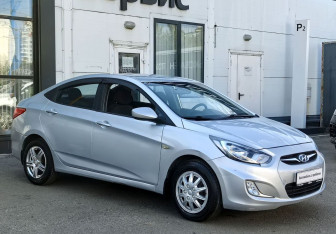 Подержанный автомобиль Hyundai Solaris Sedan 2012 года (3 фото)
