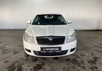 Подержанный автомобиль Skoda Octavia Liftback 2012 года (2 фото)