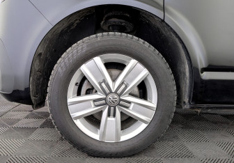 Подержанный автомобиль Volkswagen Multivan 2021 года (18 фото)