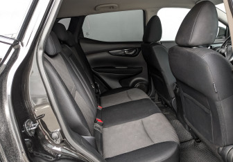 Подержанный автомобиль Nissan Qashqai 2014 года (18 фото)