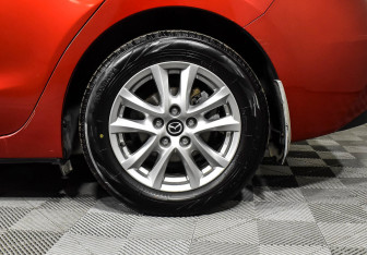 Подержанный автомобиль Mazda 3 Sedan 2014 года (8 фото)