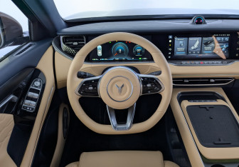 Подержанный автомобиль Voyah Free 2025 года (22 фото)