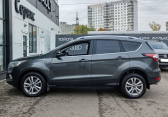 Подержанный автомобиль Ford Kuga 2018 года (8 фото)