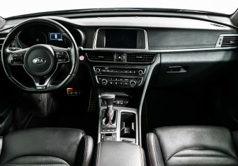 Подержанный автомобиль Kia Optima Sedan 2018 года (7 фото)