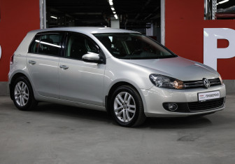Подержанный автомобиль Volkswagen Golf Hatchback 2012 года (3 фото)