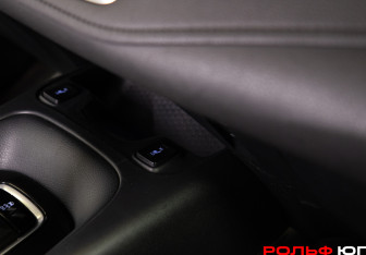 Подержанный автомобиль Toyota Corolla Sedan 2019 года (13 фото)