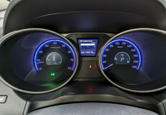 Подержанный автомобиль Hyundai ix35 2012 года (25 фото)