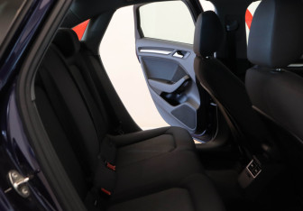 Подержанный автомобиль Audi A3 Sedan 2017 года (18 фото)