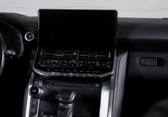 Подержанный автомобиль Toyota Land Cruiser Suv 2021 года (13 фото)