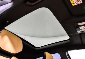 Подержанный автомобиль Changan UNI-V 2022 года (22 фото)