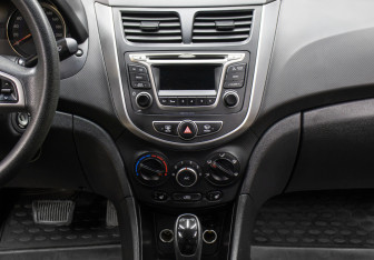 Подержанный автомобиль Hyundai Solaris Sedan 2015 года (15 фото)