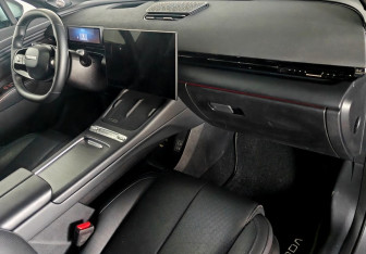 Подержанный автомобиль Omoda C7 2025 года (10 фото)