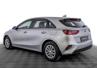 Подержанный автомобиль Kia Ceed Hatchback 2020 года (7 фото)