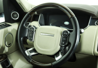 Подержанный автомобиль Land Rover Range Rover 2015 года (19 фото)