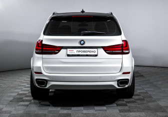Подержанный автомобиль BMW X5 2017 года (6 фото)