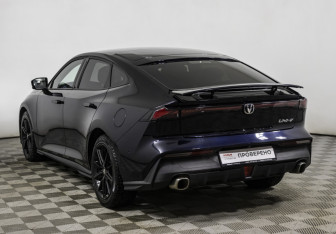 Подержанный автомобиль Changan UNI-V 2023 года (7 фото)