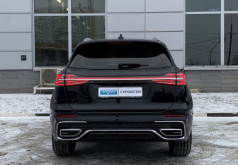 Подержанный автомобиль Hongqi HS5 2023 года (6 фото)