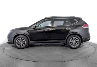 Подержанный автомобиль Nissan X-Trail 2016 года (8 фото)