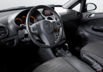 Подержанный автомобиль Opel Corsa 2013 года (14 фото)