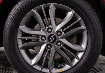 Подержанный автомобиль Hyundai ix35 2013 года (18 фото)