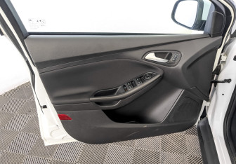 Подержанный автомобиль Ford Focus Hatchback 2019 года (19 фото)