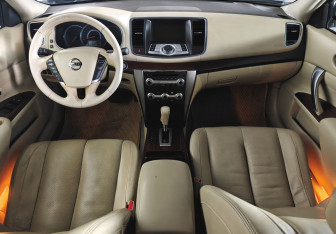 Подержанный автомобиль Nissan Teana 2011 года (11 фото)