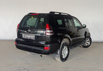 Подержанный автомобиль Toyota Land Cruiser Prado 2008 года (4 фото)