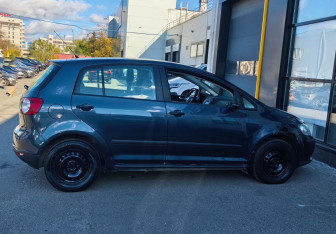 Подержанный автомобиль Volkswagen Golf Plus 2008 года (4 фото)