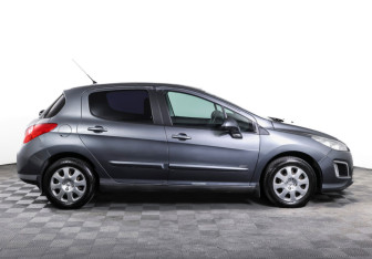 Подержанный автомобиль Peugeot 308 Hatchback 2011 года (4 фото)