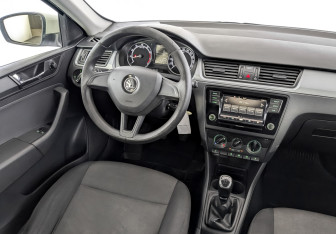 Подержанный автомобиль Skoda Rapid Liftback 2019 года (26 фото)