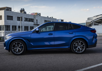 Подержанный автомобиль BMW X6 2020 года (9 фото)