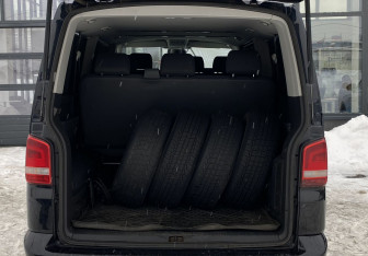 Подержанный автомобиль Volkswagen Caravelle 2012 года (9 фото)