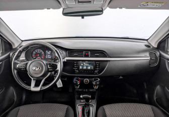 Подержанный автомобиль Kia Rio Hatchback 2020 года (14 фото)