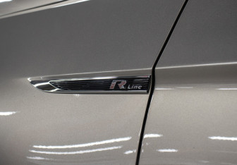 Подержанный автомобиль Volkswagen Passat Wagon 2019 года (25 фото)